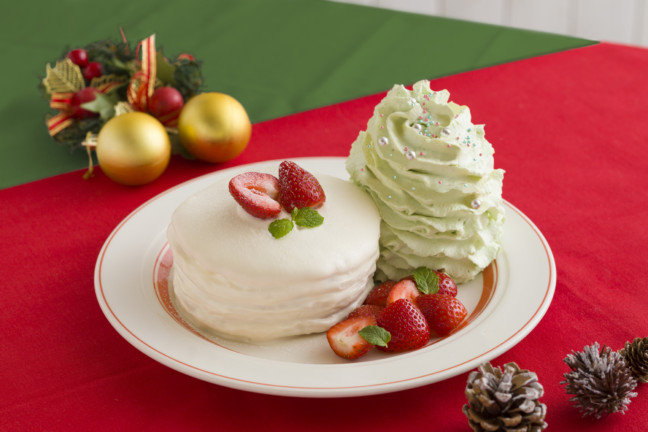 ツリーのようなグリーンのホイップクリームたっぷりのクリスマスパンケーキにウキウキ☆Eggs ’n Thingsからの期間限定メニュー！