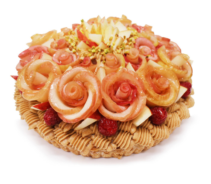 カフェコムサの秋の贅沢♡りんごが美しいバラのように咲き誇るケーキなど、季節のフルーツいっぱいのラインナップ♪